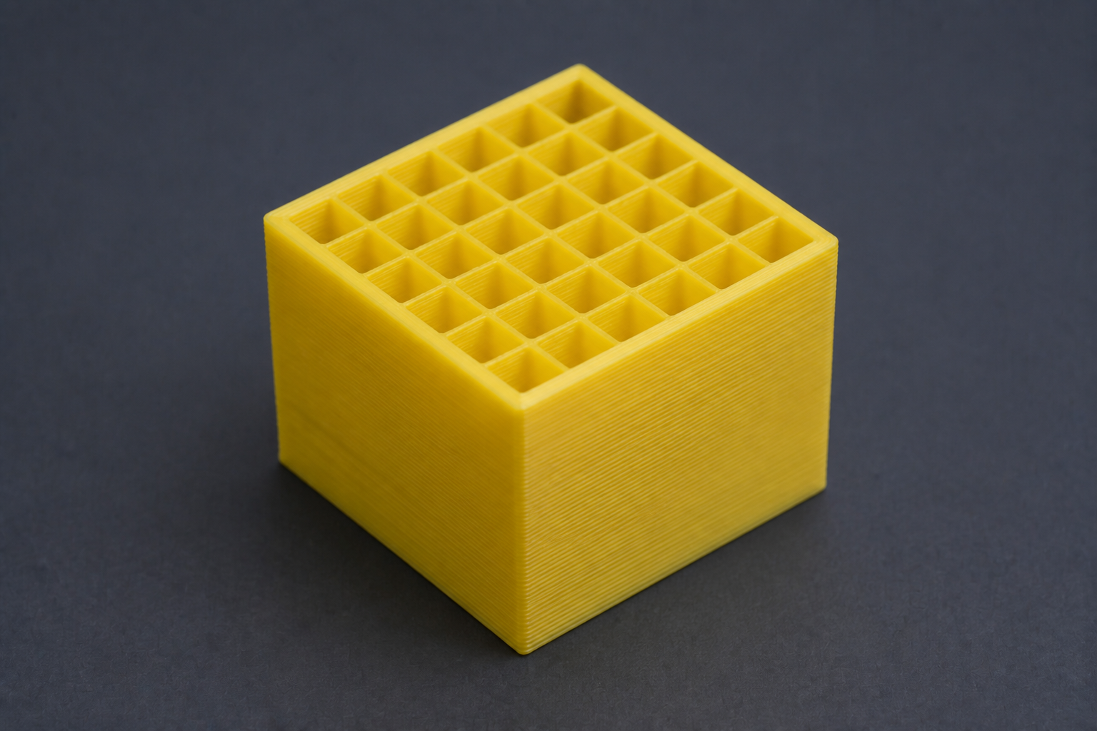 Sezione di pezzo FDM: shell e infill a griglia — Castalia Lab