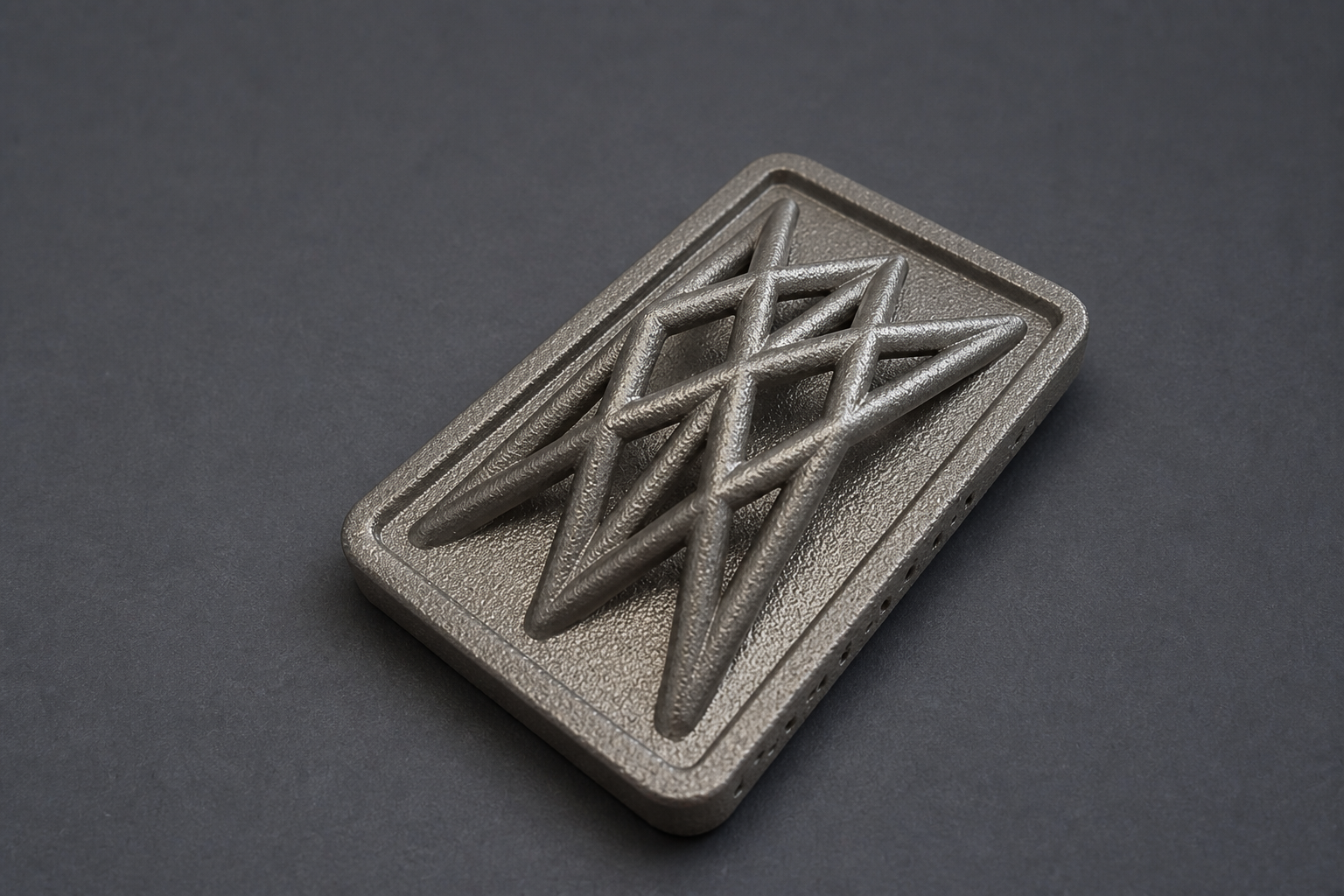 Piastra metallo AM con lattice — Castalia Lab