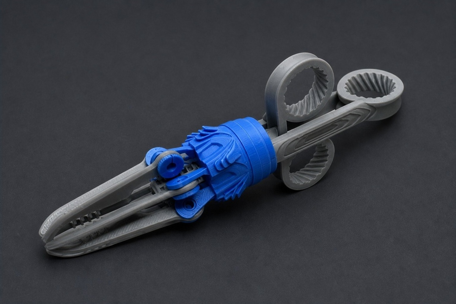 Predator Grabber: tre dita articolate
